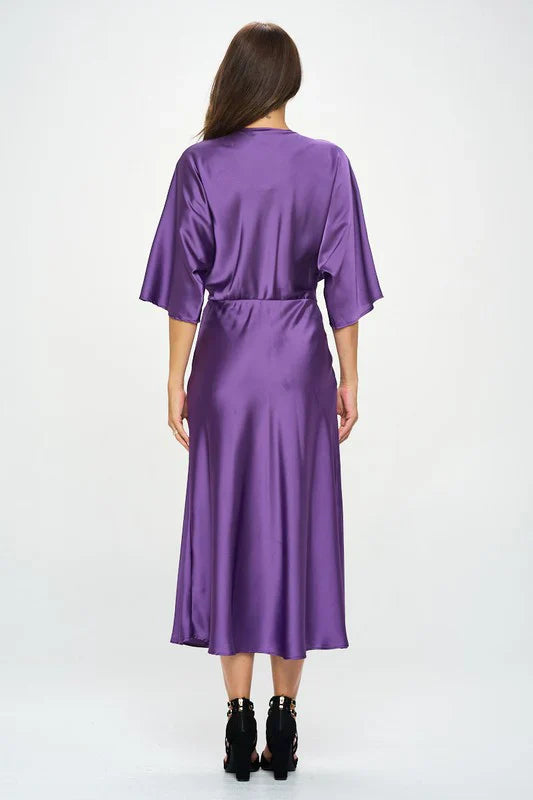 Amélie & Rose™ | Relaxed Elegance – Satin Dress with Twisted Front